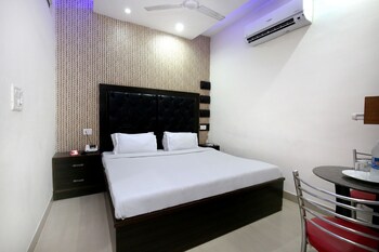 Oyo 4727 Hotel Sangam Pacific Guestroom