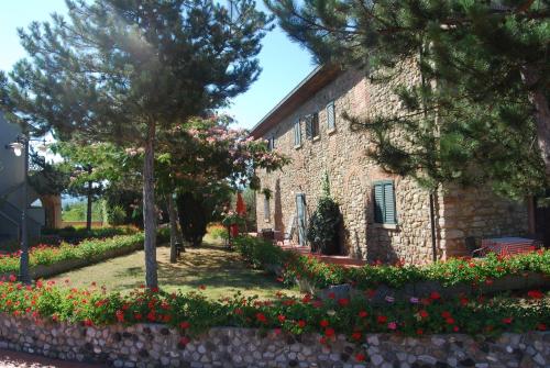 Hotel Fattoria Belvedere (هتل فاتوریا بلودر) 