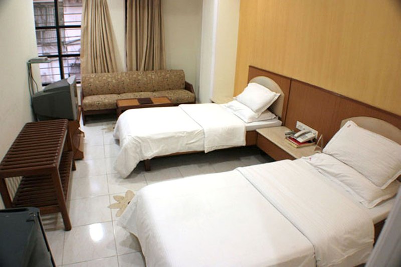 Hotel Godwin Room