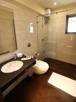 Ontime Residency Apartment And Hotel Bathroom