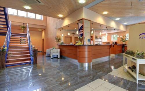 Ates Hotel Kehl (آتس هتل كهل) 