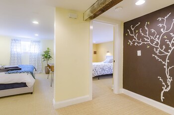 6 Luxurious 6br Seattle Home Guestroom