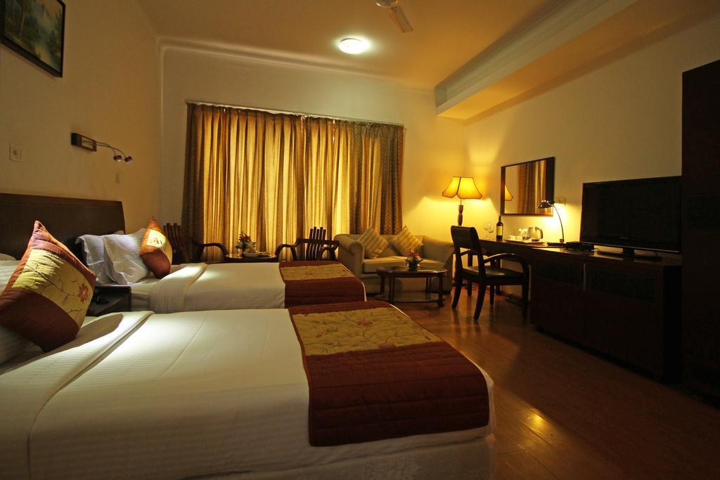 Mint Sarojville Suites 