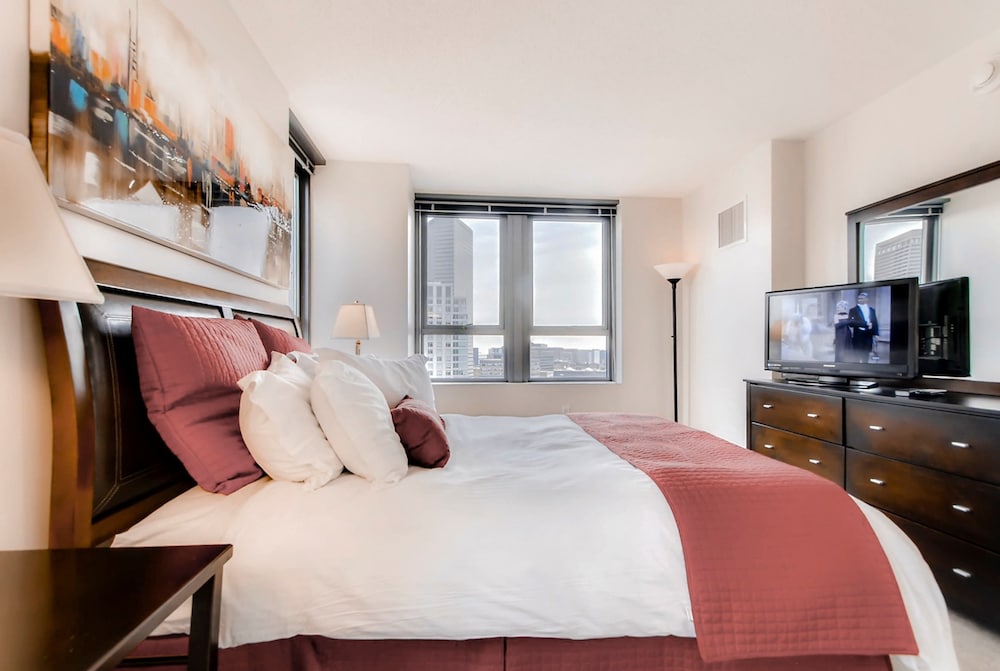 Luxury Apartments On Washington Street Guestroom