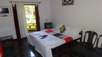 Thomson House Guestroom