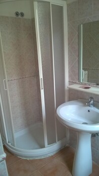 Chiantirooms Guesthouse Bathroom