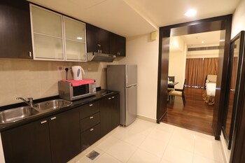 Raintree Resort Suites At Bandar Sunway In-Room Kitchen