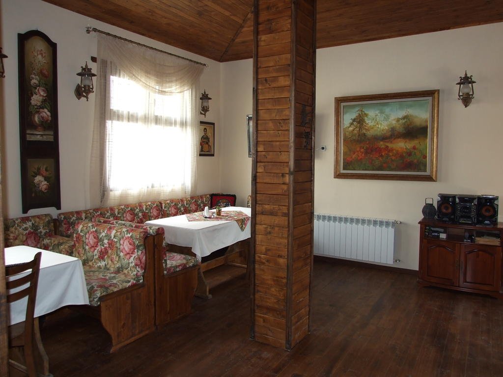 Mitiova Guest House (میتیووا گست هاوس) 