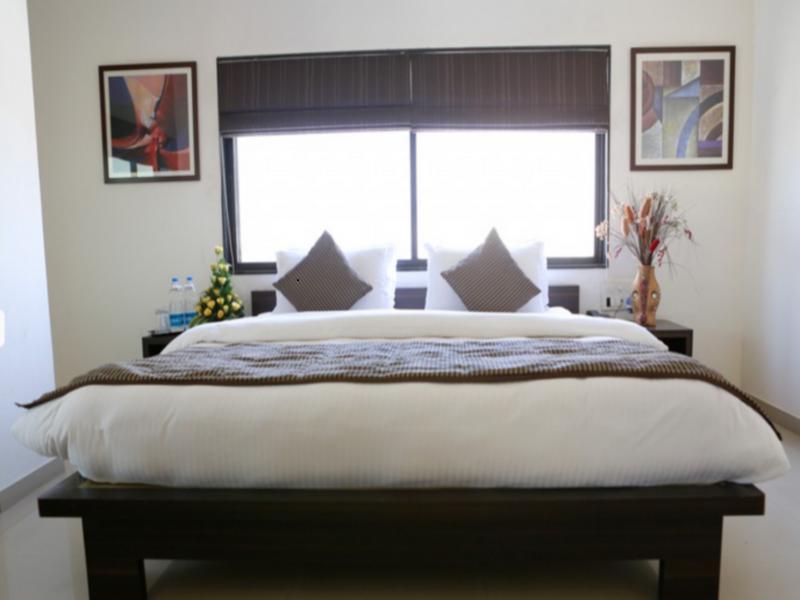 J R Avezika Comfort Hotel 