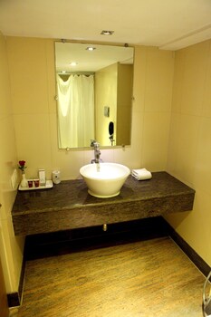 Lords Plaza Surat Bathroom