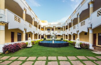 Hotel Landmark Courtyard