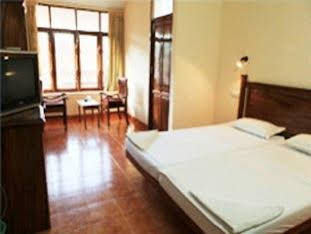 Hotel Thushara 