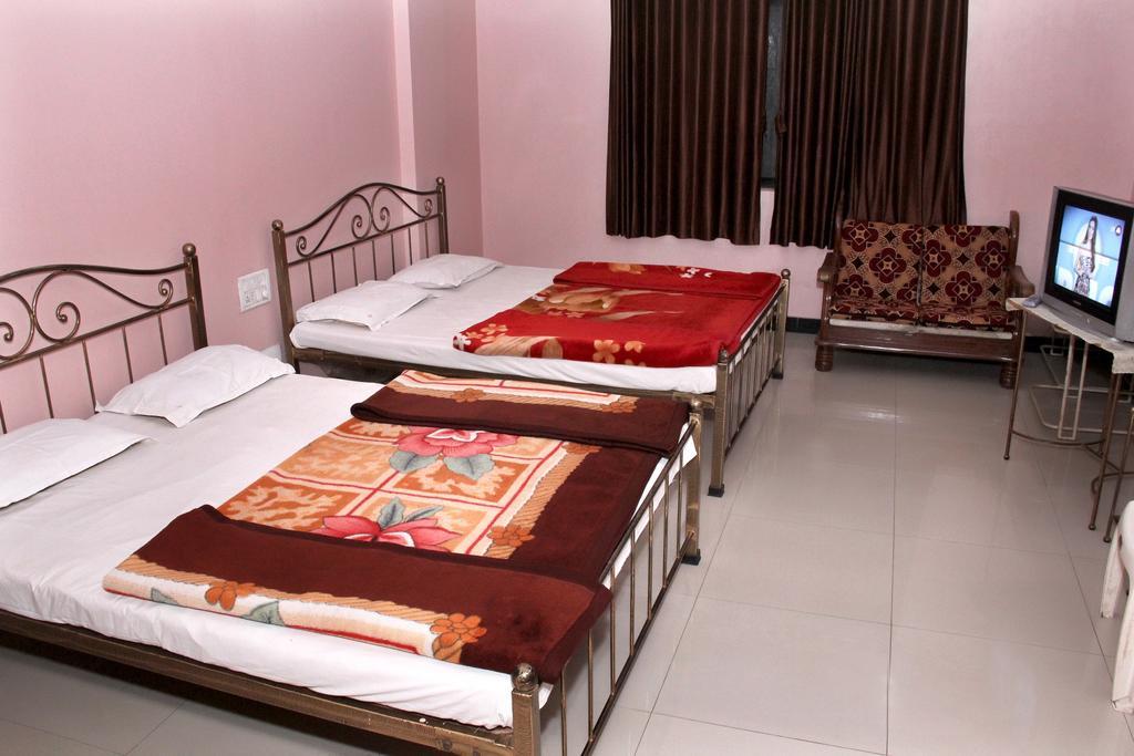 Hotel Shanti Palace 