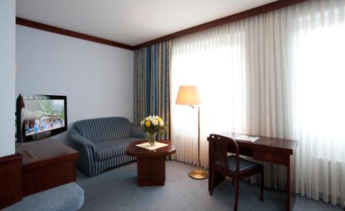 Leine Hotel (لین هتل) 