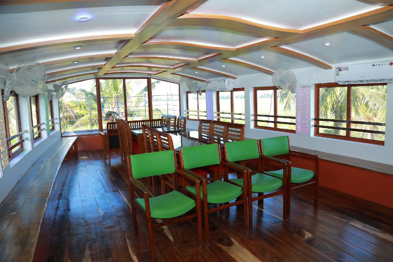 Beachparadise Daycruise Houseboat (بیچپارادیس دیكرویس هوسبوات) 