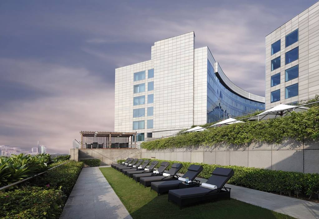 The Leela Ambience Gurgaon Hotel & Residences Sundeck