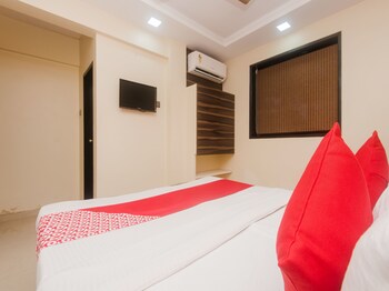 Oyo 16470 Shalimar Guestroom