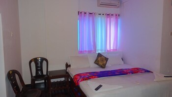 Thomson House Guestroom