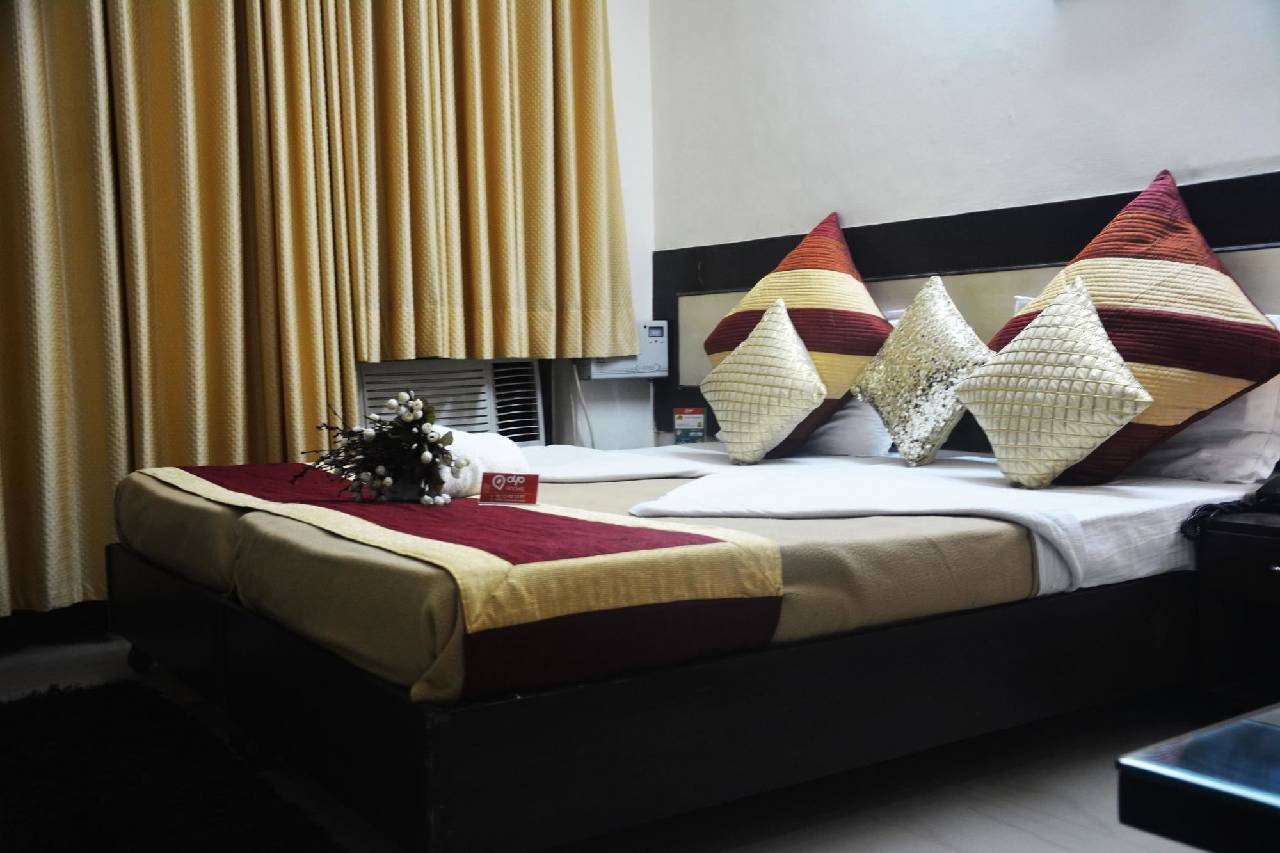 Oyo Rooms Sikanderpur Metro 