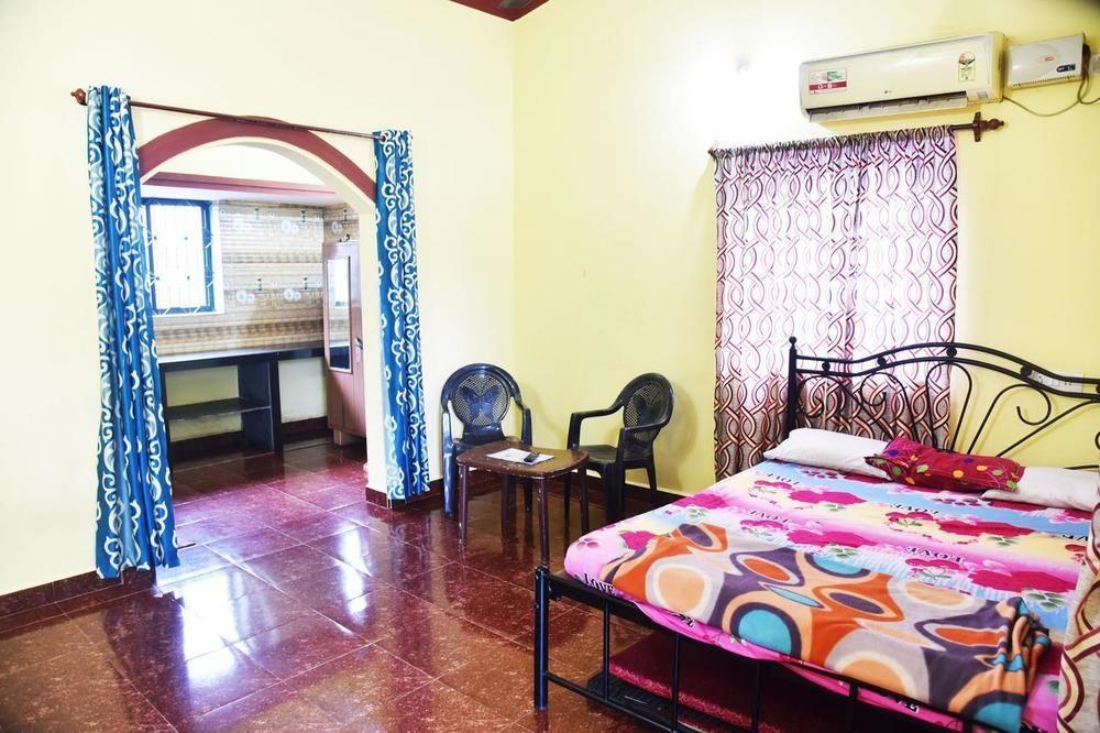 Maanvi Holiday Home 