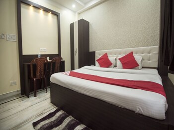 Oyo 17216 Classic Lodge Guestroom