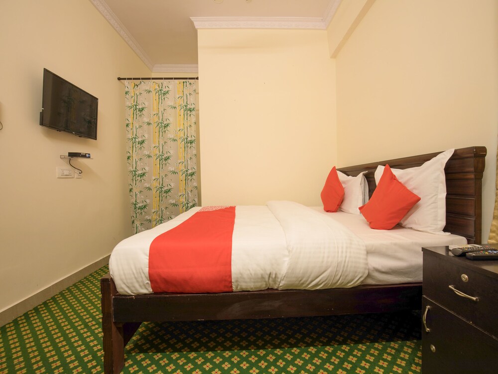Oyo 13162 Swiss Legrand Guestroom