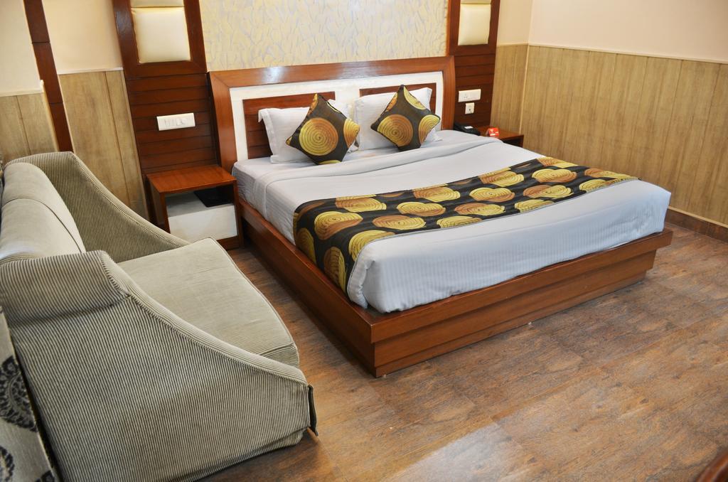 Hotel Ajuba Residency 