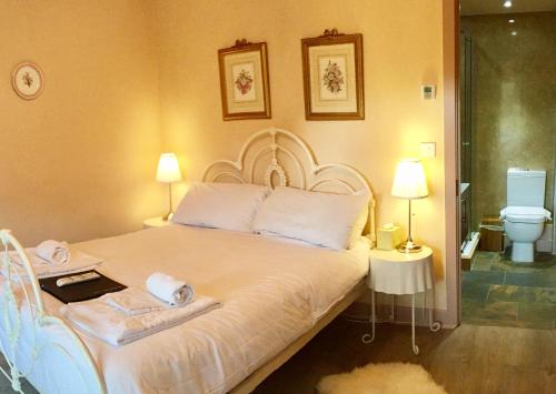 Thatched Cottage Hotel 