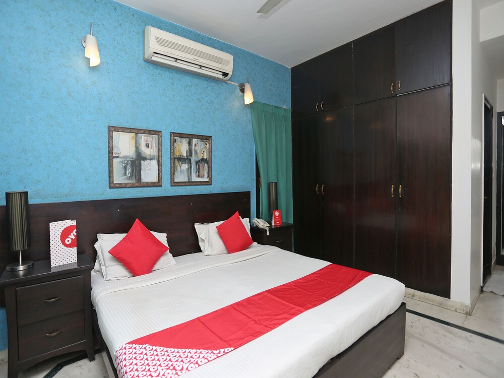 Oyo 15401 Hotel Surana Palace Guestroom