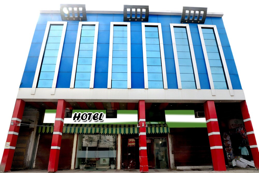 Oyo 9945 Hotel R Inn Hotel Front