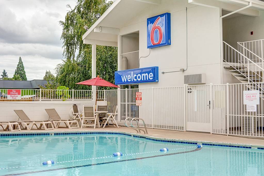 () pool  () pool