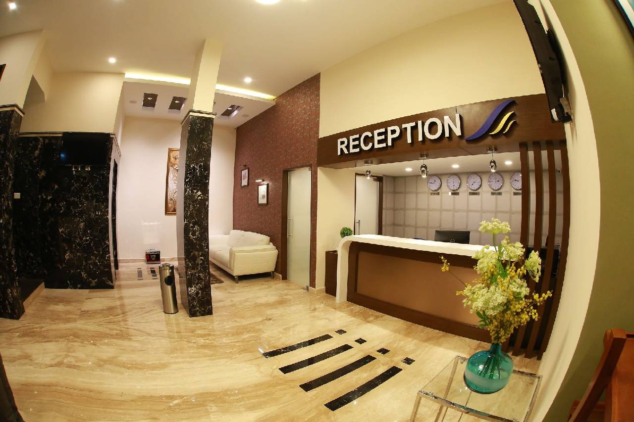 Breeze Suites 