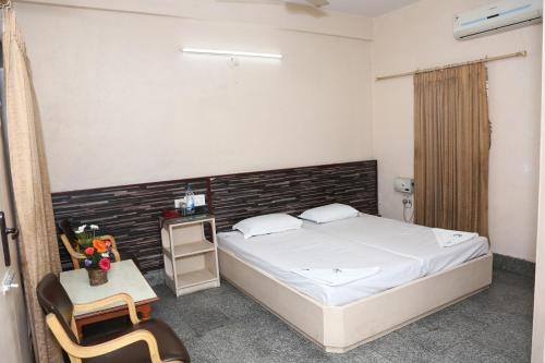 Chitra Lodge 