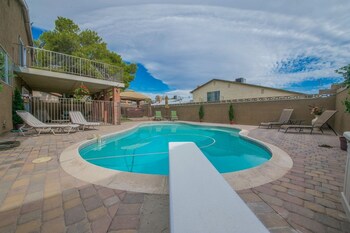 4br 9m To Vegas Strip With Spa (۴بر ۹م تو وگاس استریپ با اسپا) Outdoor Pool