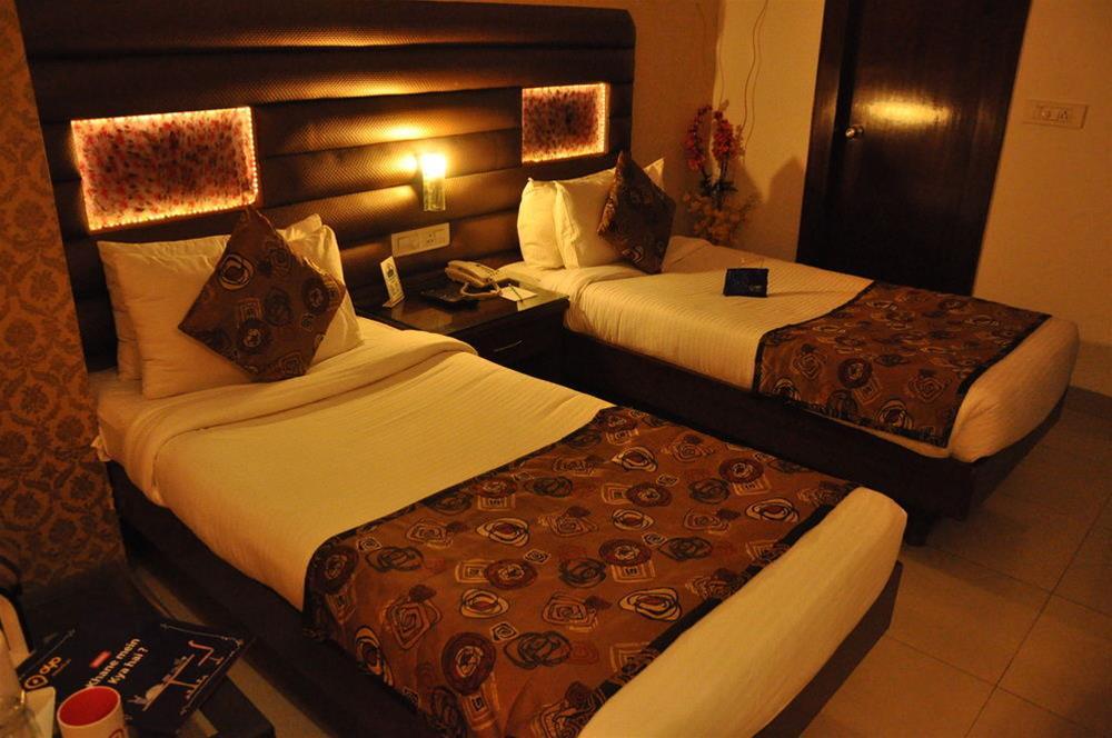 Oyo Premium Gwalior City Centre 