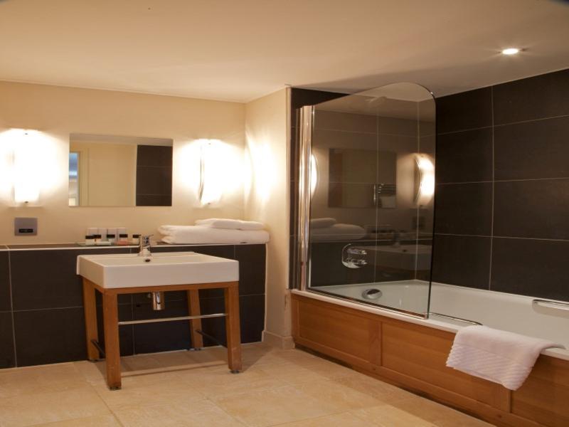 Wyckhill House (ویکهیل هاوس) Room