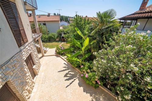 Apartment In Porec With Terrace Wifi Dishwasher 