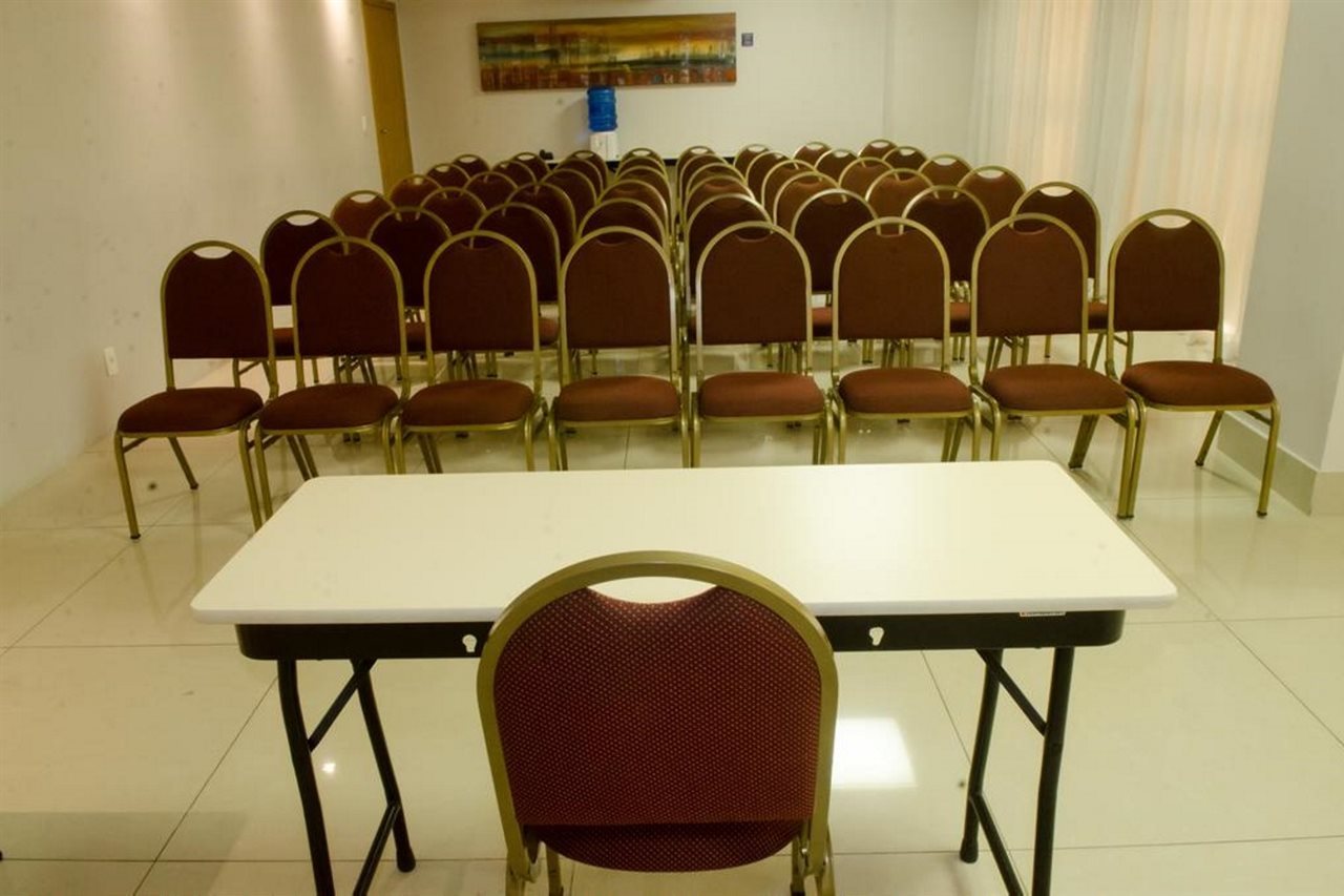 Bristol Convention Hotel Expominas (بریستول كونونشن هتل اکسپومیناس) 