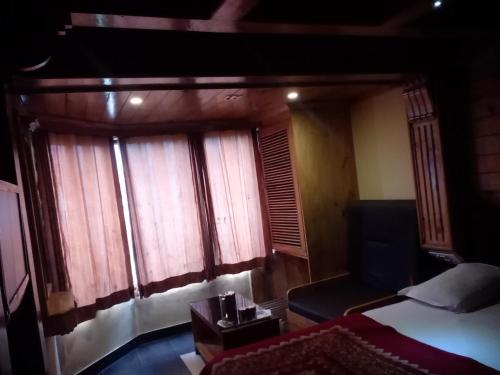 Hotel Shiv Shanthi Inn 