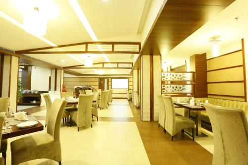 Hotel Moonlit Regency 