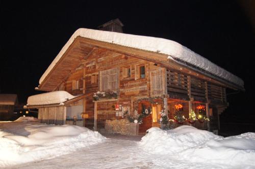 Hotel The Originals Les Fermes De Pierre & Anna 