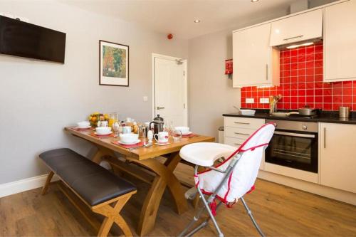 Lake Road Apartment 