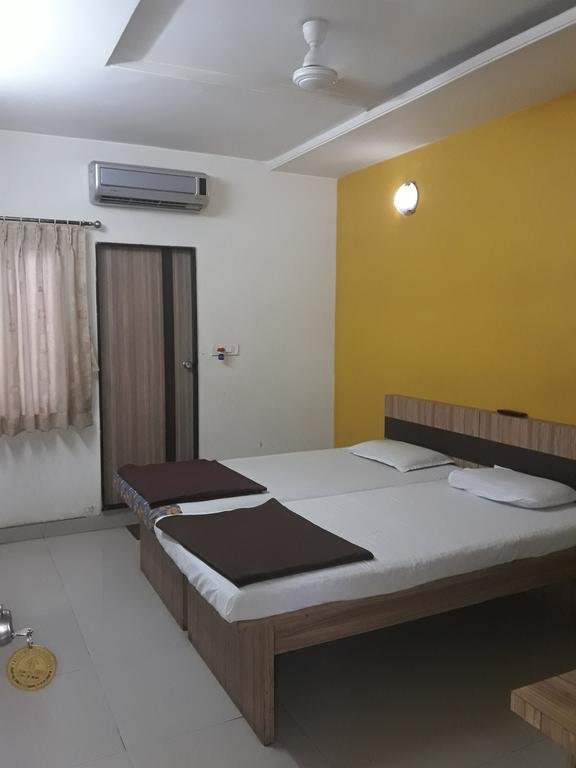 Hotel Pariwar 