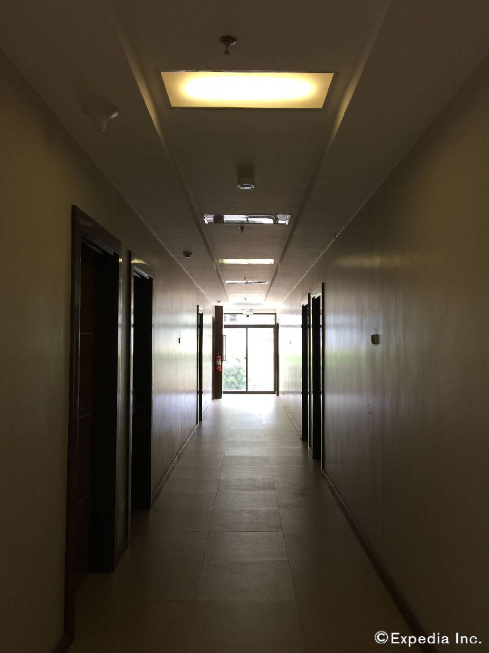 Coron Soleil Express Hotel (كورون سولیل اکسپرس هتل) 