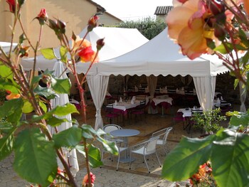 Antica Pieve B&b Outdoor Banquet Area