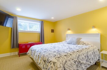 6 Luxurious 6br Seattle Home Guestroom