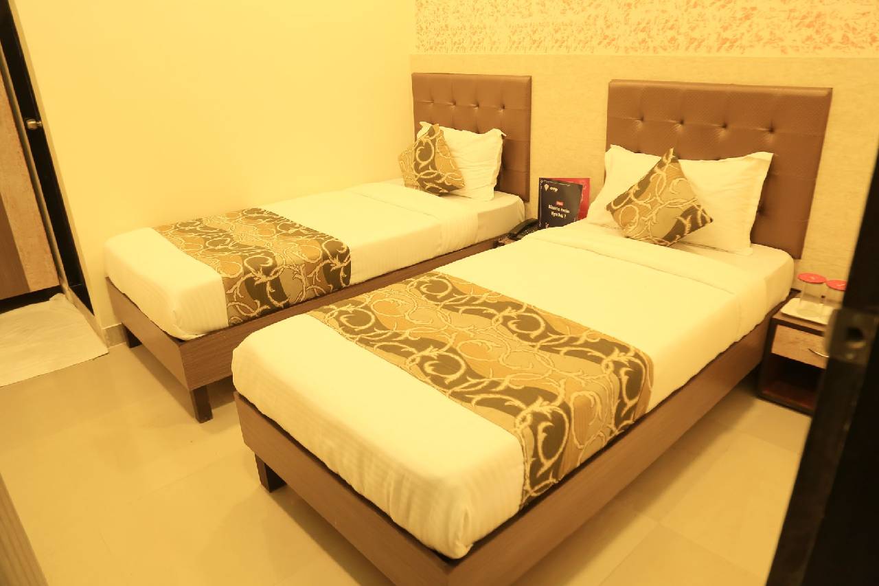 Oyo 8678 Hotel Golden Nest 