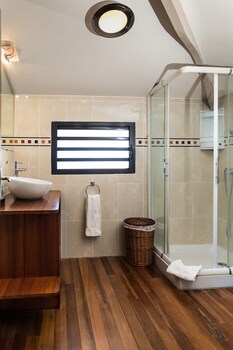 La Belle Etoile & Villa Soleil Bathroom
