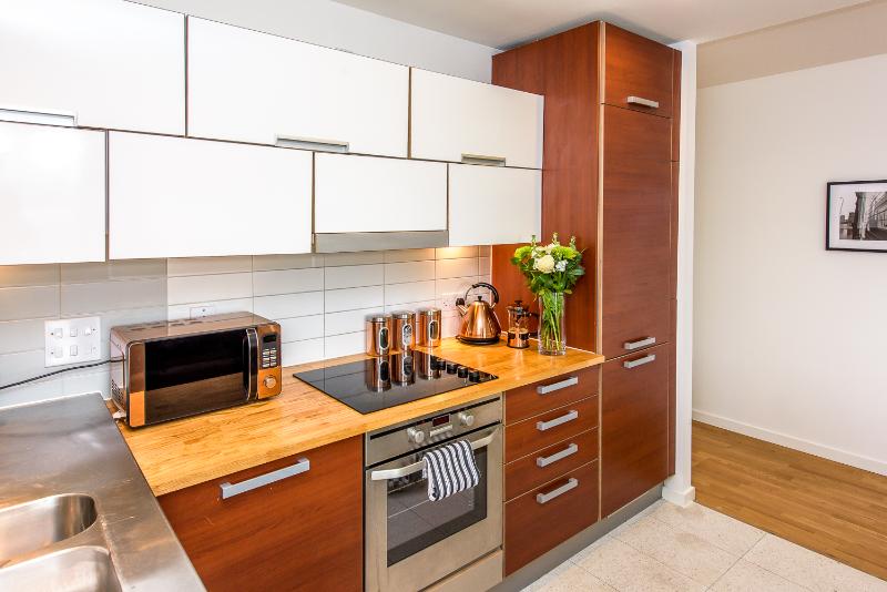 Approved Serviced Apartments Skyline Room