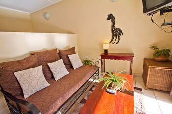 Mose Street Apartments Living Area